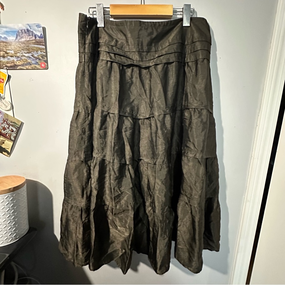 CLUB MONACO Dark Olive Green Flowy Skirt w/ Lining - Picture 8 of 10